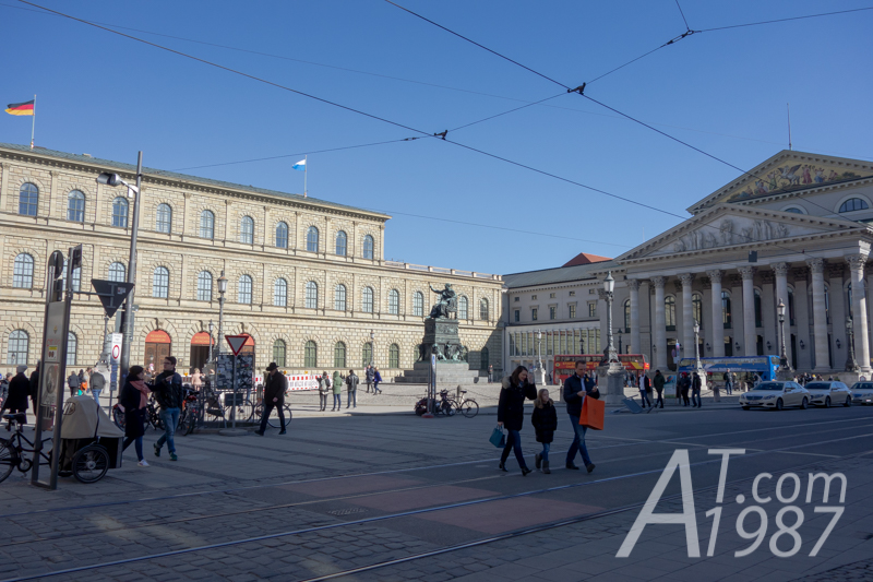 Max-Joseph-Platz